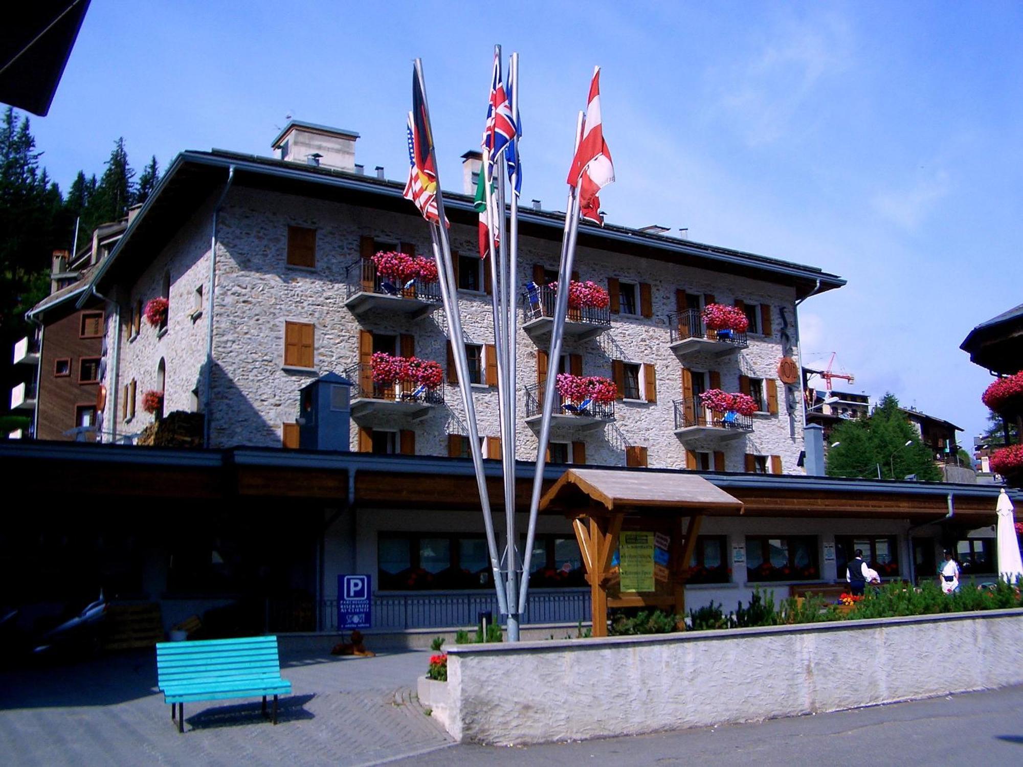 Hotel Sport Santa Caterina Valfurva Buitenkant foto